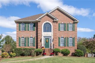 4433 Lochurst Drive, Pfafftown, NC 27040