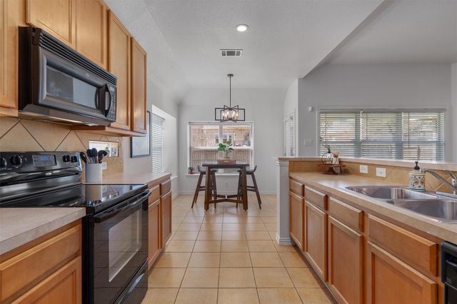 2801 Kickapoo Cavern DR, Pflugerville, TX 78660