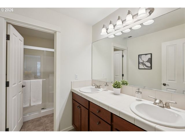 7382 Ne STONEWATER St, Hillsboro, OR 97124