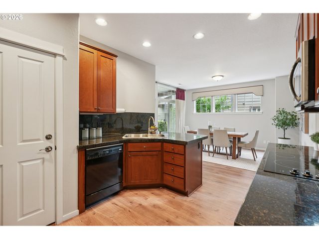 7382 Ne STONEWATER St, Hillsboro, OR 97124