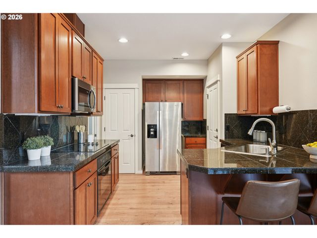 7382 Ne STONEWATER St, Hillsboro, OR 97124