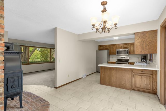 5220 Cottonwood Lane N, Plymouth, MN 55442