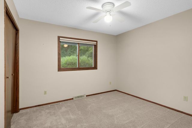 5220 Cottonwood Lane N, Plymouth, MN 55442