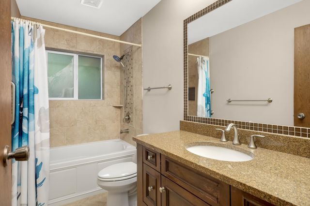 5220 Cottonwood Lane N, Plymouth, MN 55442