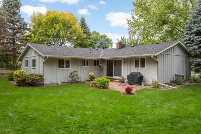 5220 Cottonwood Lane N, Plymouth, MN 55442