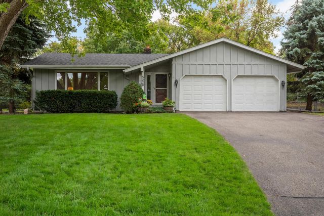 5220 Cottonwood Lane N, Plymouth, MN 55442