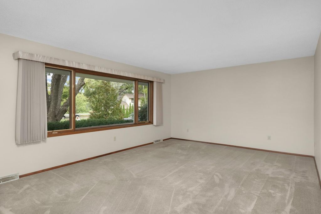 5220 Cottonwood Lane N, Plymouth, MN 55442 — photo 3