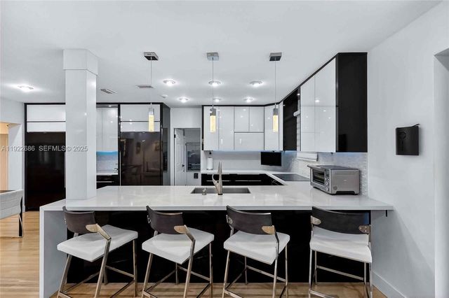 7724 Hawthorne Ave, Miami Beach, FL 33141