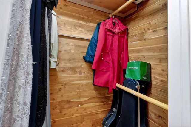 7724 Hawthorne Ave, Miami Beach, FL 33141