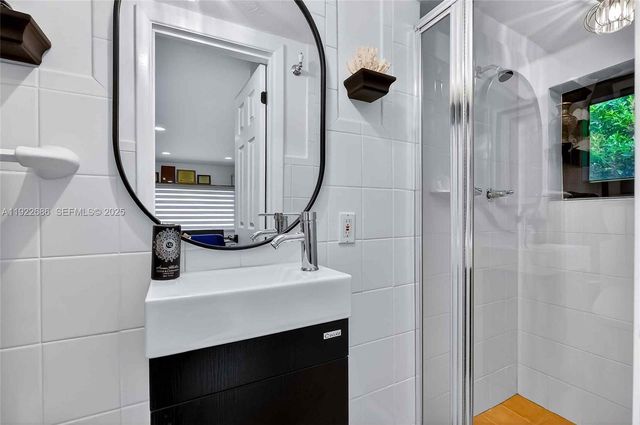 7724 Hawthorne Ave, Miami Beach, FL 33141