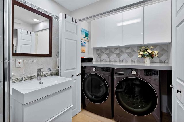 7724 Hawthorne Ave, Miami Beach, FL 33141