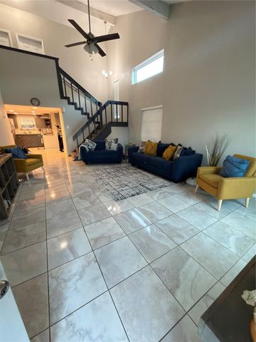 9721 Debbie Lane, Houston, TX 77038