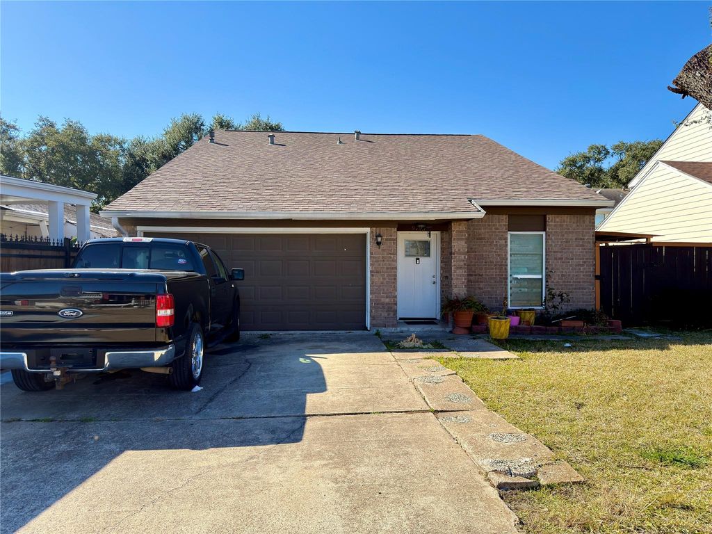 9721 Debbie Lane, Houston, TX 77038