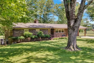 1411 Lakeview Rd, Livingston, TN 38570