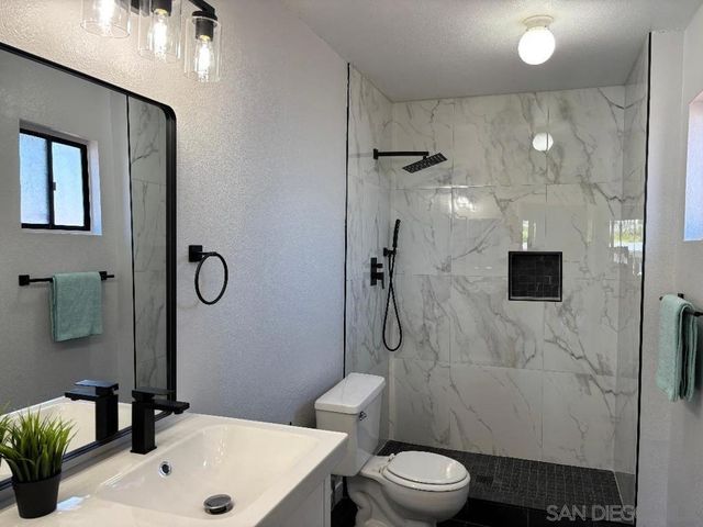 9211 Todos Santos Drive, Santee, CA 92071