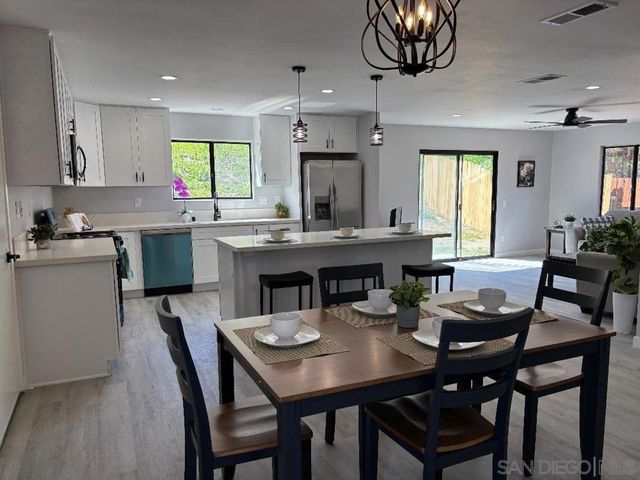 9211 Todos Santos Drive, Santee, CA 92071