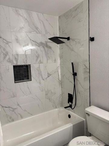 9211 Todos Santos Drive, Santee, CA 92071