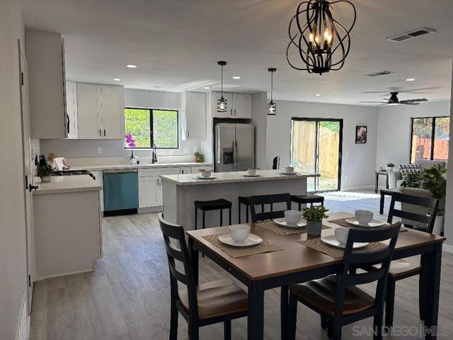 9211 Todos Santos Drive, Santee, CA 92071