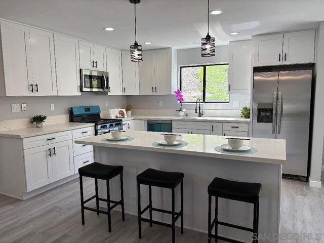 9211 Todos Santos Drive, Santee, CA 92071