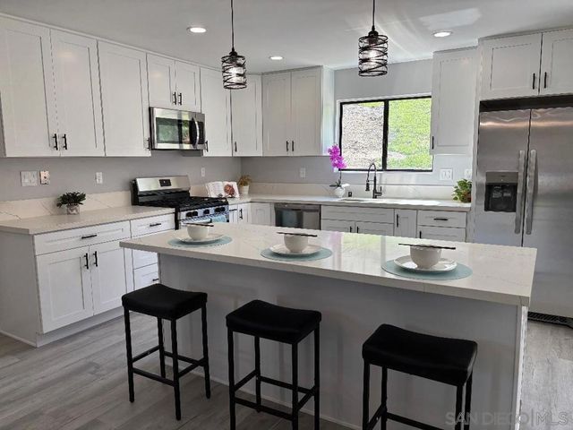 9211 Todos Santos Drive, Santee, CA 92071