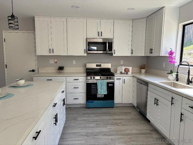 9211 Todos Santos Drive, Santee, CA 92071