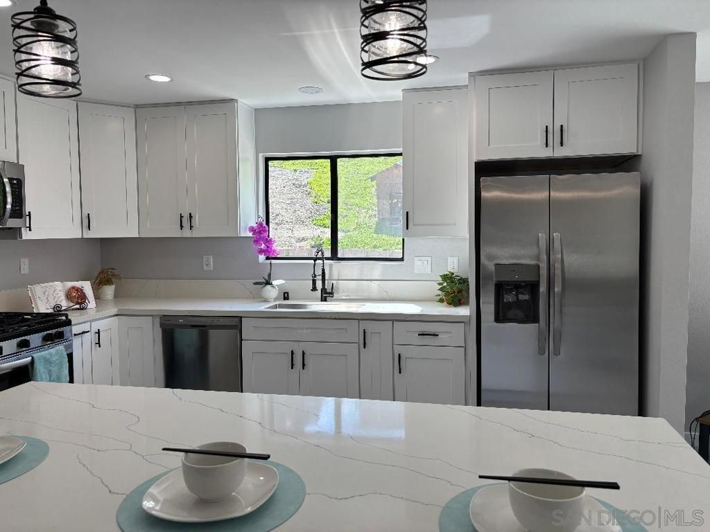 9211 Todos Santos Drive, Santee, CA 92071