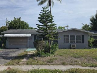 33 Broadway CIR, Fort Myers, FL 33901