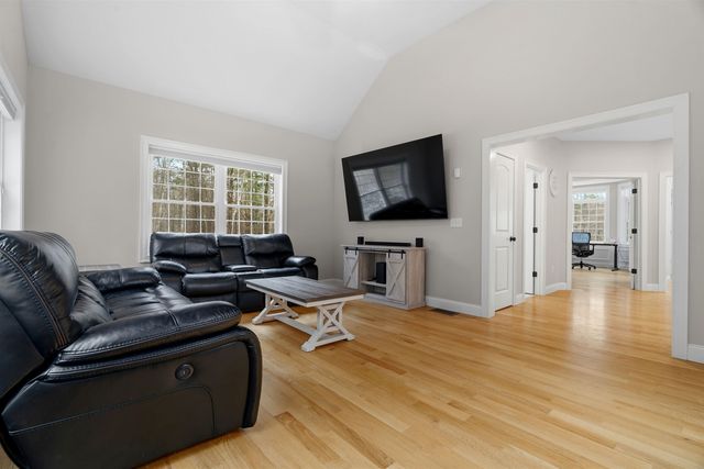 18 Longmeadow Road, Windham, NH 03087