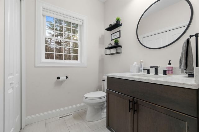 18 Longmeadow Road, Windham, NH 03087