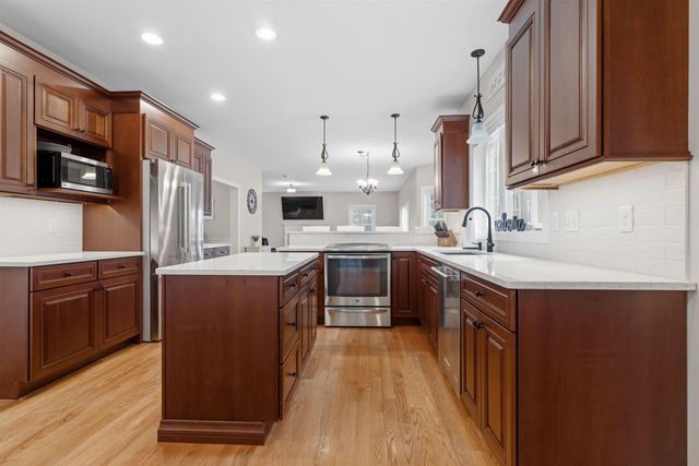 18 Longmeadow Road, Windham, NH 03087