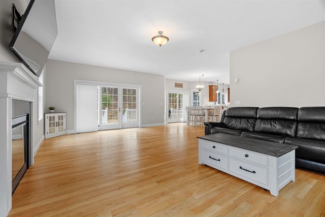 18 Longmeadow Road, Windham, NH 03087