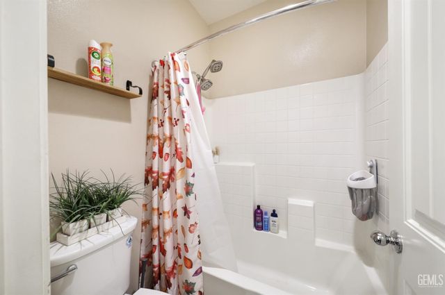 5508 Mesto Way, Bakersfield, CA 93313