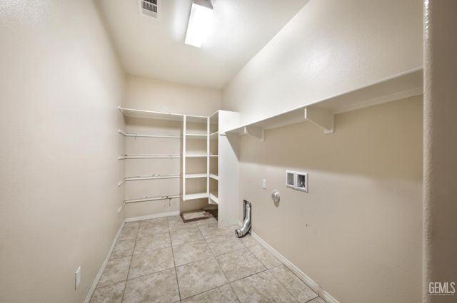 5508 Mesto Way, Bakersfield, CA 93313