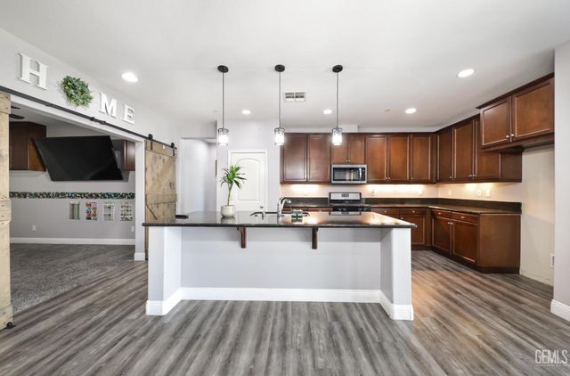 5508 Mesto Way, Bakersfield, CA 93313