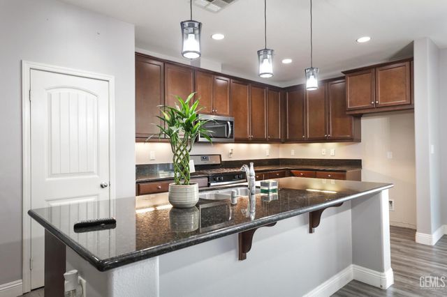 5508 Mesto Way, Bakersfield, CA 93313