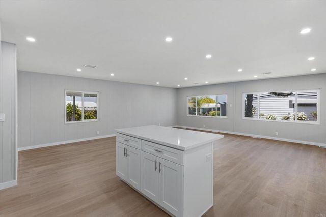718 Sycamore Avenue 181, Vista, CA 92083