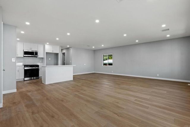 718 Sycamore Avenue 181, Vista, CA 92083