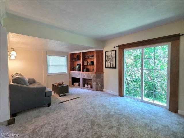 398 N Chillicothe Road, Aurora, OH 44202