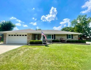 1317 N Riley Road, Muncie, IN 47304