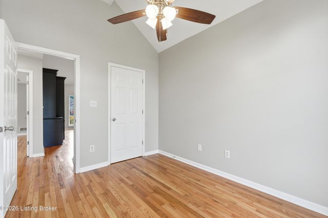 515 Spring House Ln, Louisville, KY 40229