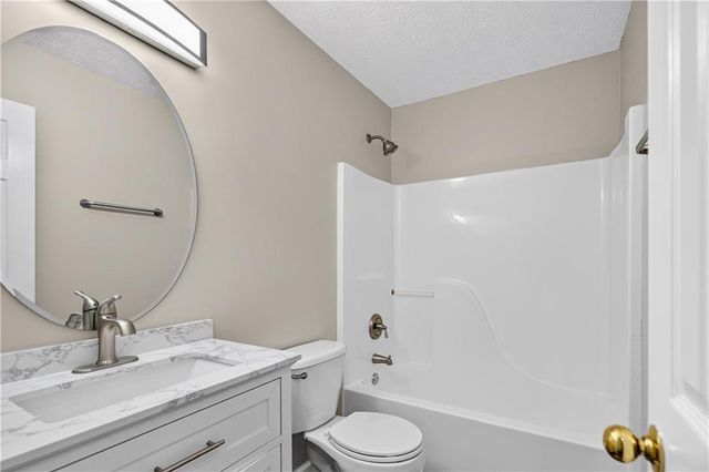 316 Cobb Court, Hampton, GA 30228