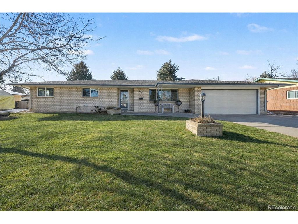 2005 N Dotsero Ave, Loveland, CO 80538