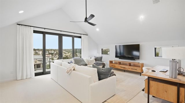 403 Kayak WAY 9, Lakeway, TX 78738