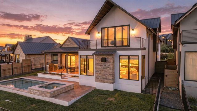 403 Kayak WAY 9, Lakeway, TX 78738