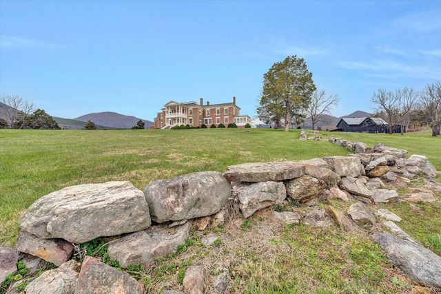 1066 Greyledge RD, Buchanan, VA 24066