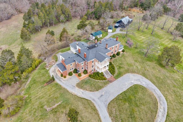 1066 Greyledge RD, Buchanan, VA 24066