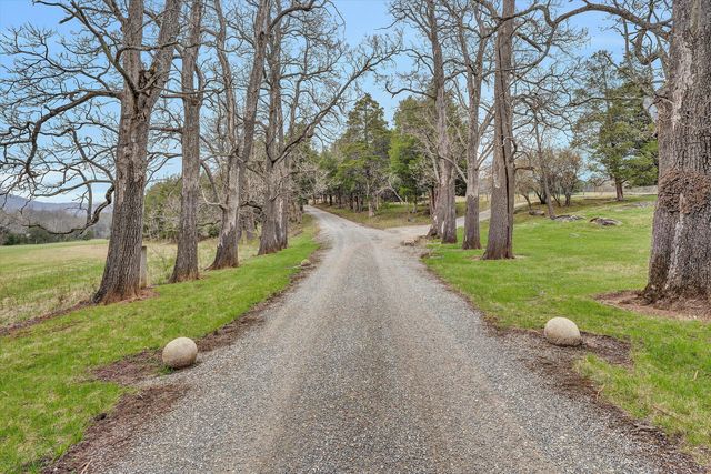 1066 Greyledge RD, Buchanan, VA 24066