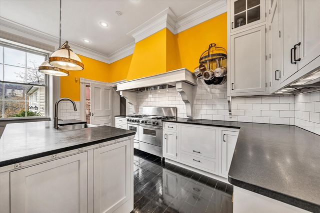 1066 Greyledge RD, Buchanan, VA 24066