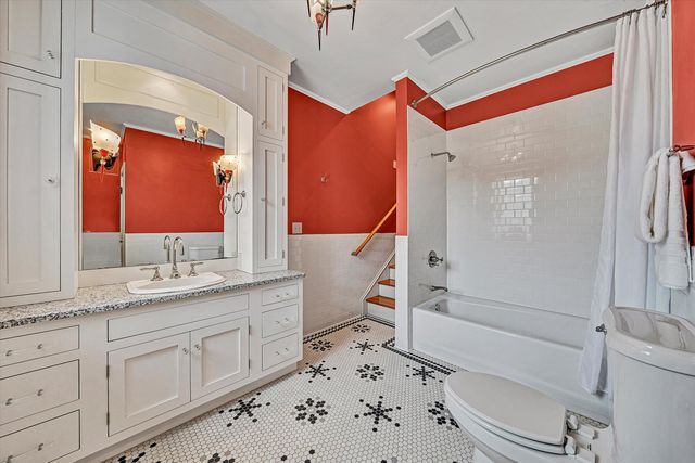 1066 Greyledge RD, Buchanan, VA 24066