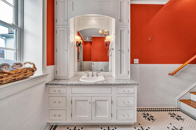 1066 Greyledge RD, Buchanan, VA 24066